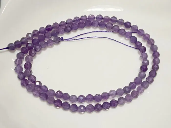 Facettierte Amethystperlen – 3 mm rund, 30 cm lange Kette, tiefvioletter Edelstein für die Schmuckherstellung – Bild 2