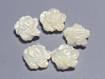 8mm Perlmutt (MOP) Rosenblüten