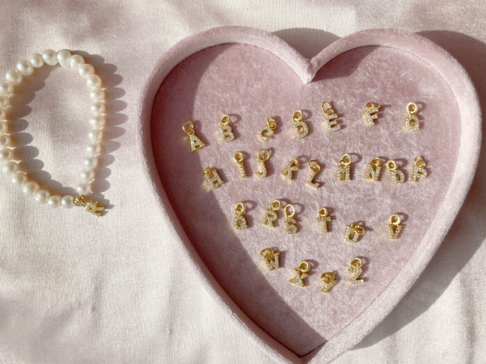 Gold-Plated Letter with Cubic Zirconia (around 8x5 mm) – Bild 4