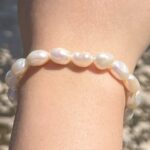 Handgefertigtes Barock-Süßwasserperlenarmband – 18 cm, weiß, 4–5 mm Perlen, ohne Verschluss