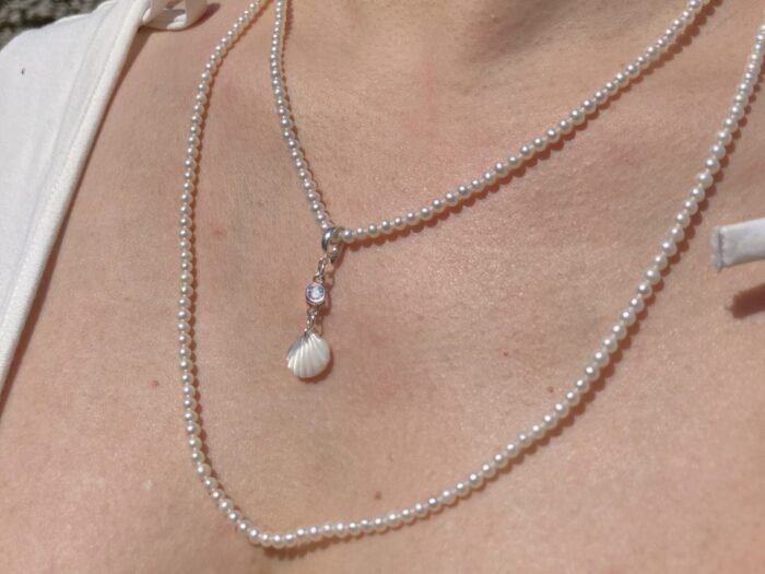 Mother-of-Pearl Shell Necklace and Earrings Set - Image 1