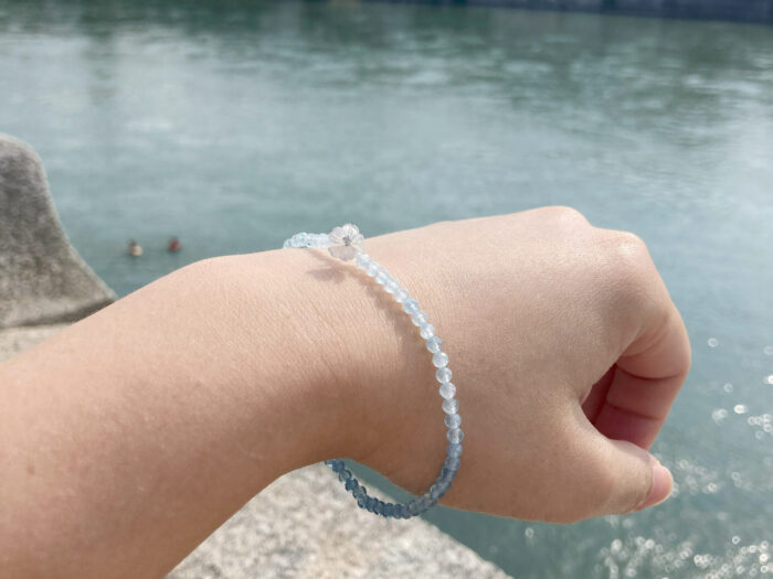Natural Aquamarine Bracelet with Mother of Pearl Flower – Handcrafted Beaded Jewelry - Image 1