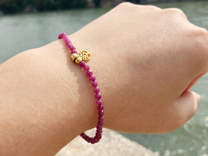Natural Ruby Bracelet with Gold-Plated Tree – Handcrafted Gemstone Jewelry – Bild 1